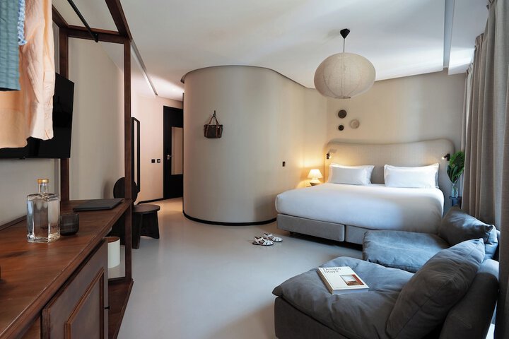 Room 30 of 50