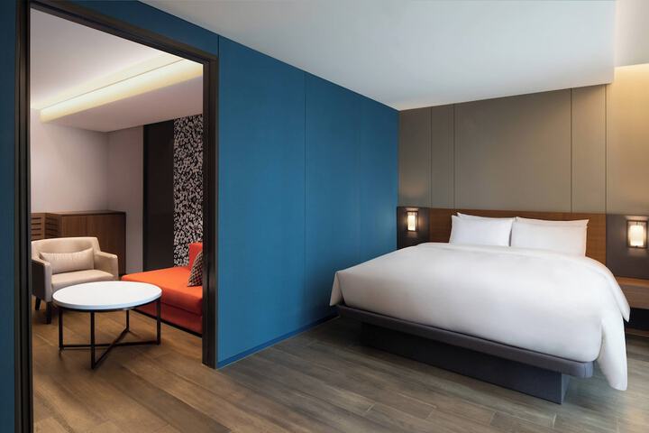 Room 14 of 74
