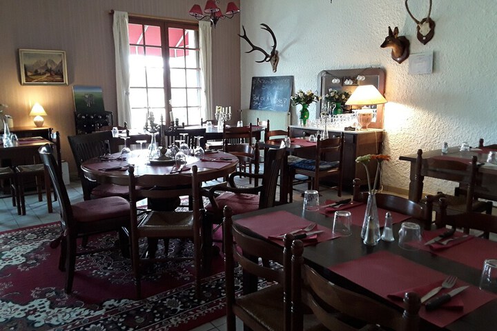 Dining 18 of 46