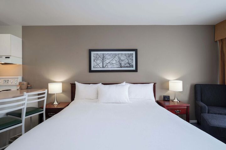 Room 15 of 48