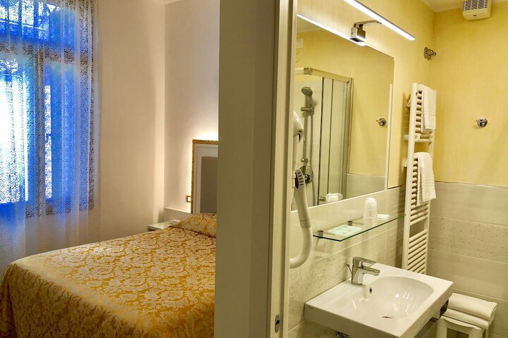 Room 3 of 45