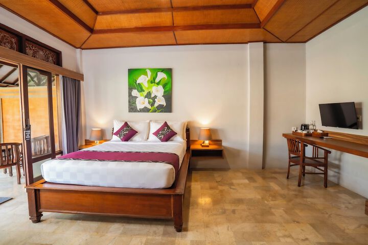 Room 2 of 31
