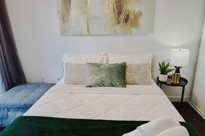 Room 2 of 70