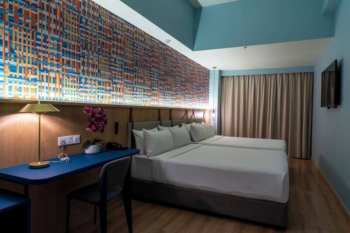 Room 13 of 27
