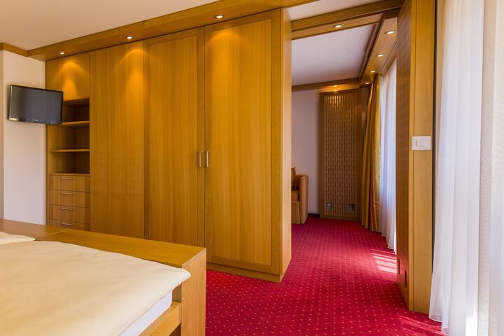 Room 35 of 78