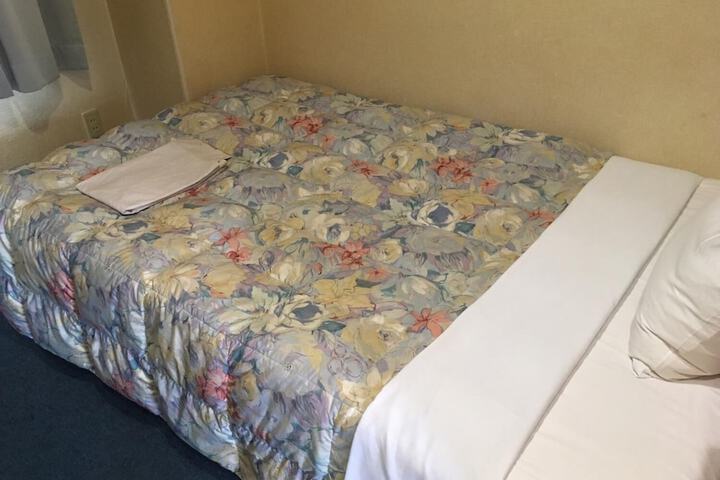 Room 5 of 30