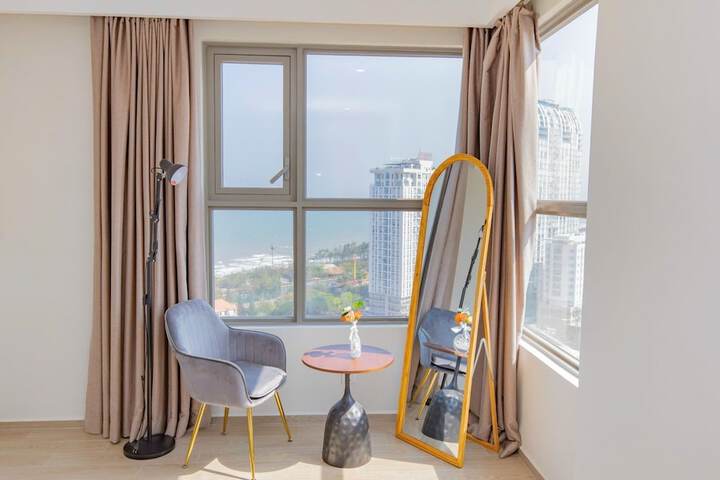 Room 250 of 299