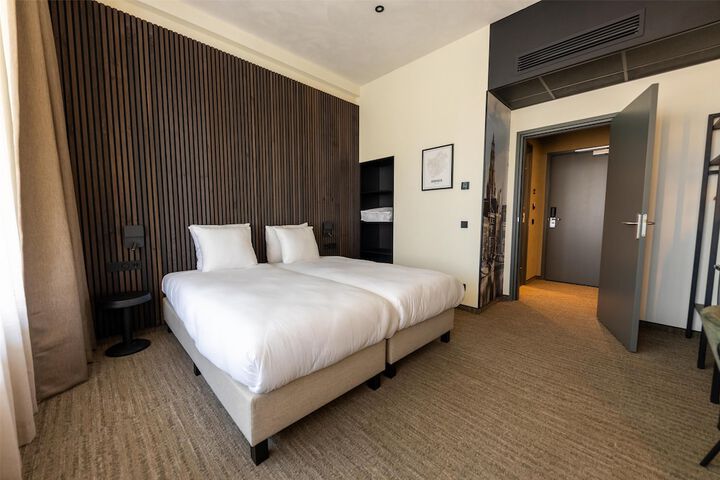 Room 57 of 132