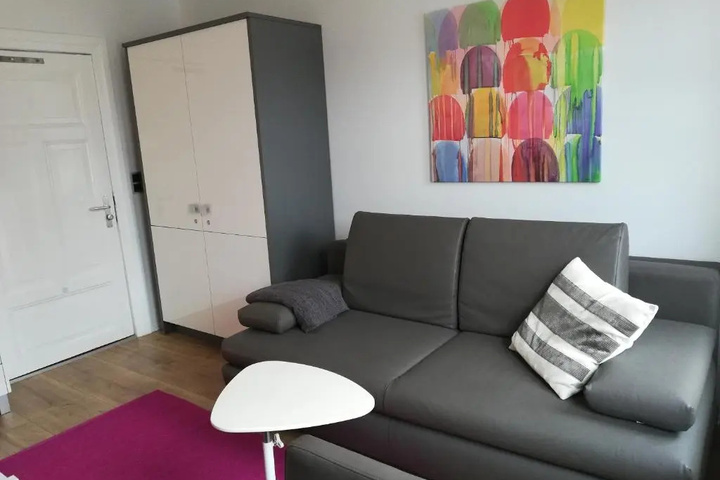 Room 2 of 20