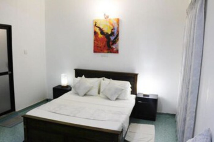 Room 13 of 22