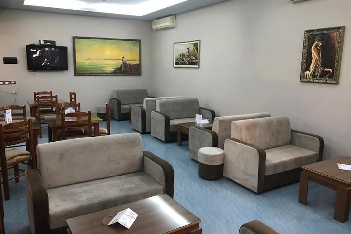 Lounge 21 of 34