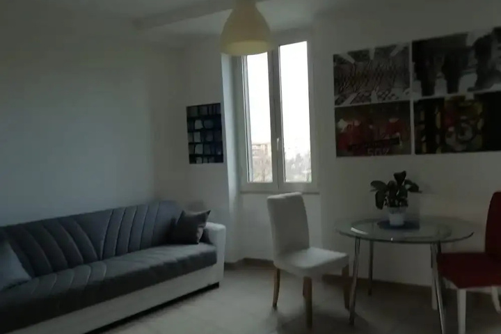 Room 8 of 11