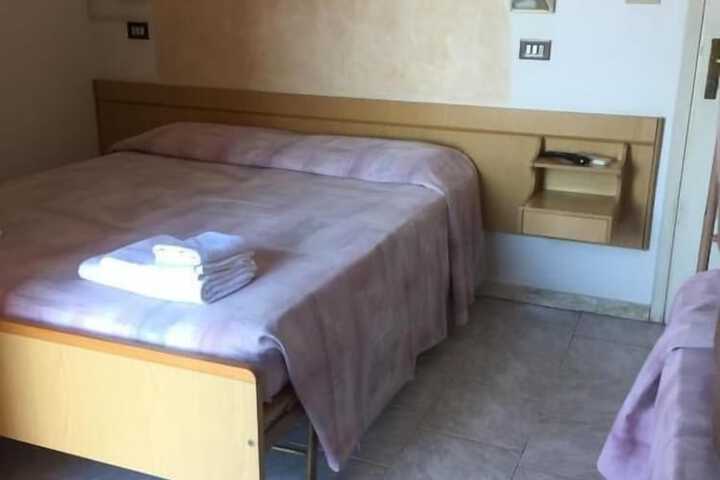 Room 2 of 12