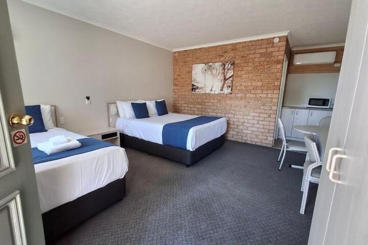 Room 2 of 21