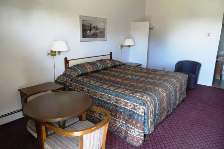 Room 5 of 7