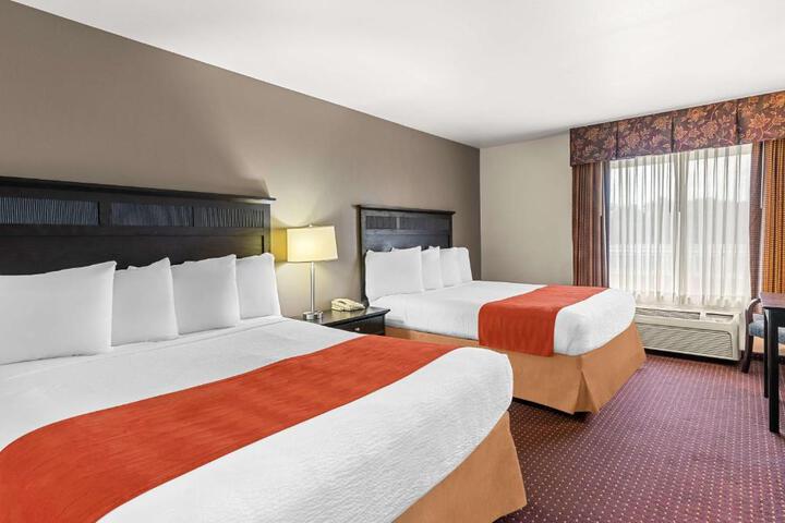 Double Accessible King Size Bed (2 of 2)