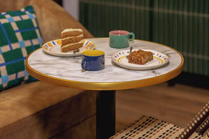 Dining 34 of 44