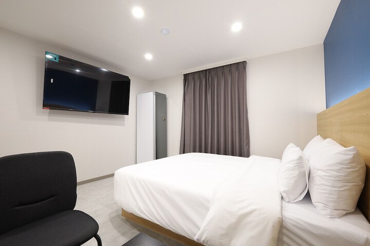 Room 18 of 62