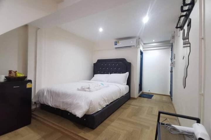 Room 4 of 22