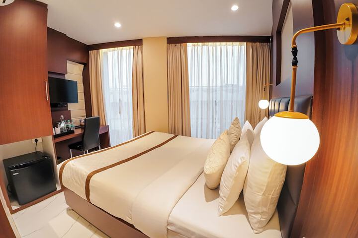 Room 115 of 161