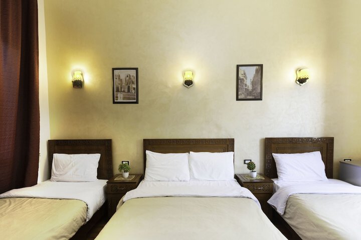 Room 10 of 33