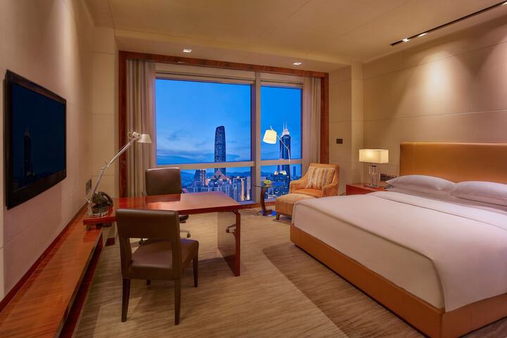 Room 10 of 105
