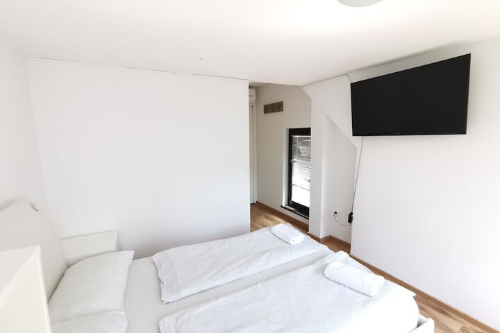 Room 12 of 45