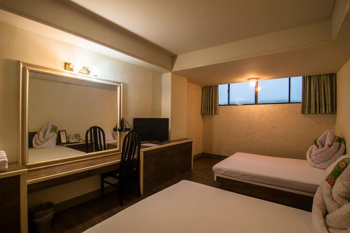 Room 42 of 74