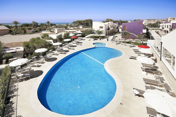Pools & Facilities