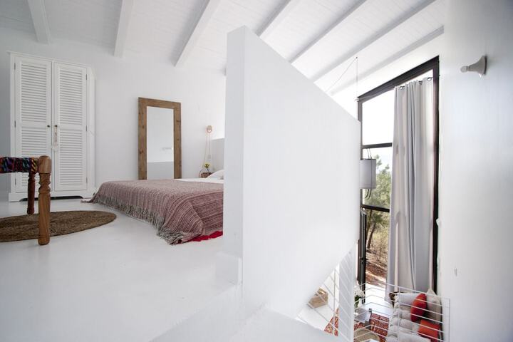 Room 6 of 19