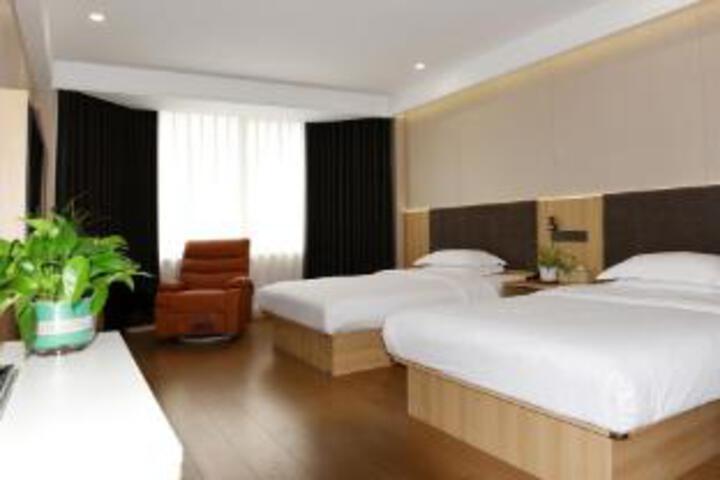 Room 4 of 6