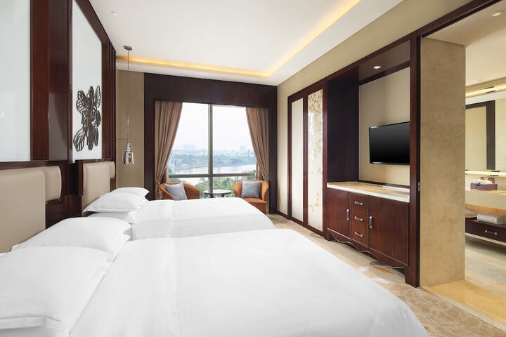 Room 7 of 35