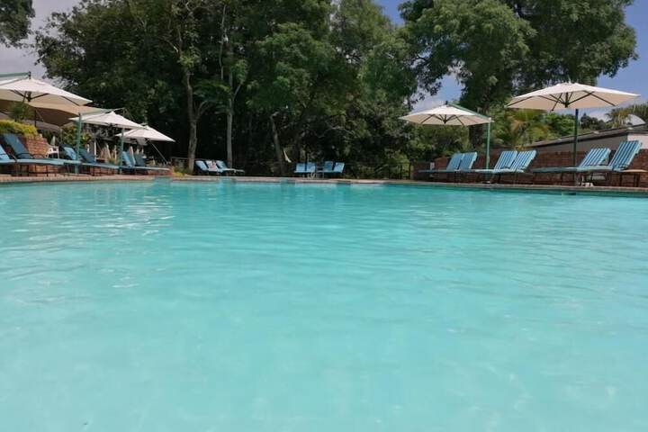 Pool 10 of 30