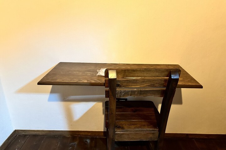 Room 6 of 33