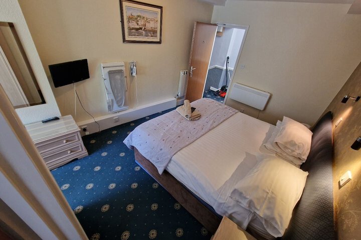 Room 7 of 36