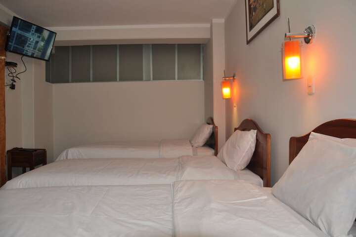 Room 17 of 28