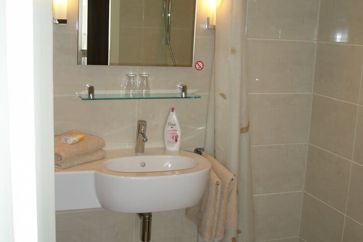 Room 19 of 24