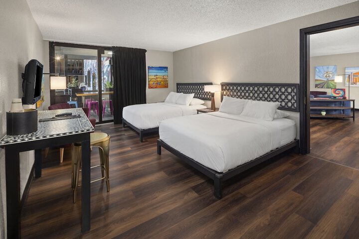 Double Accessible King Size Bed (5 of 7)