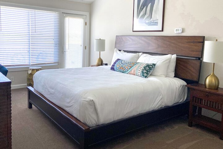 Room 2 of 65