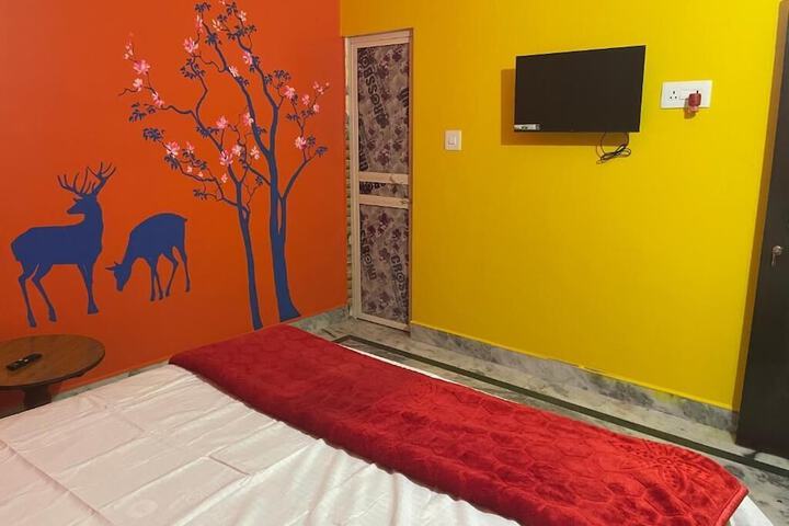 Room 2 of 10