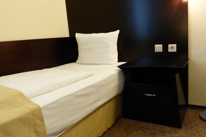 Room 9 of 40