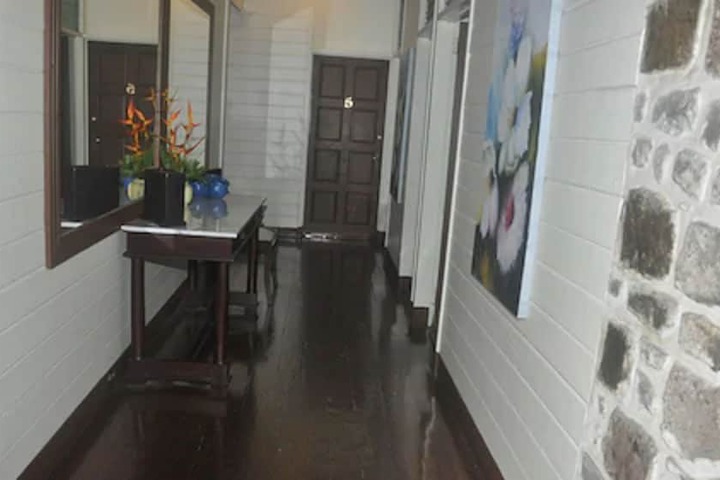 Room 4 of 20