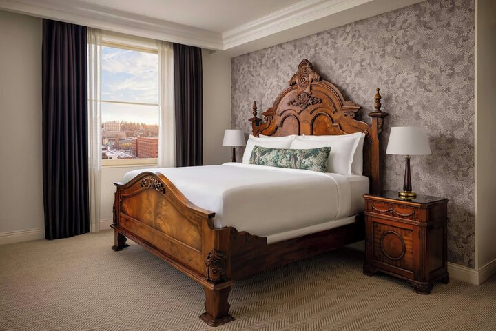 Room 35 of 104