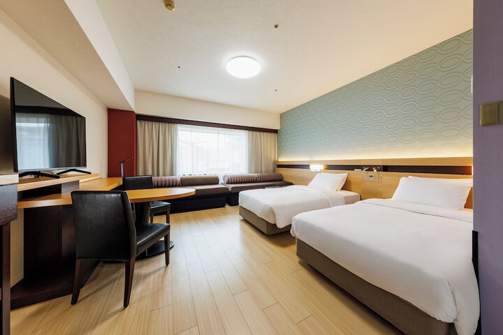 Room 17 of 141