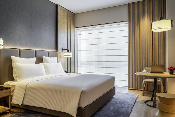 Room 21 of 106
