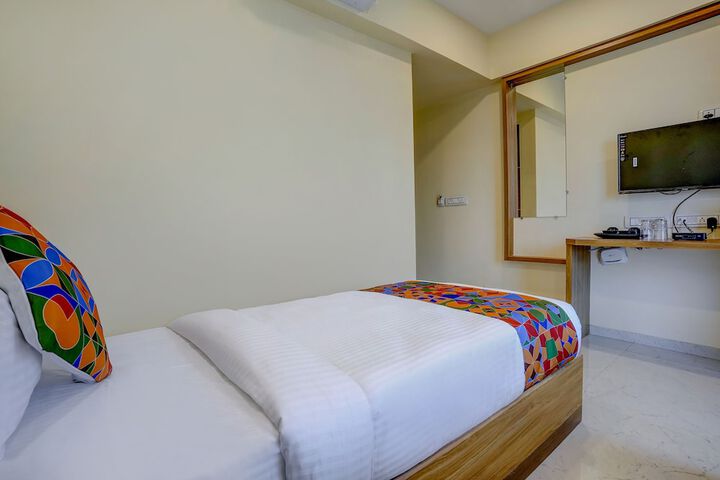 Room 12 of 33