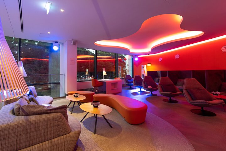 Guest Lobby