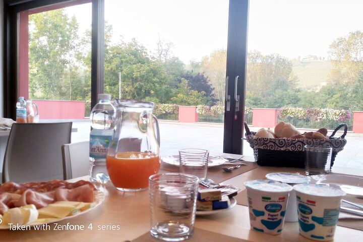 Breakfast/Coffee Service 48 of 57
