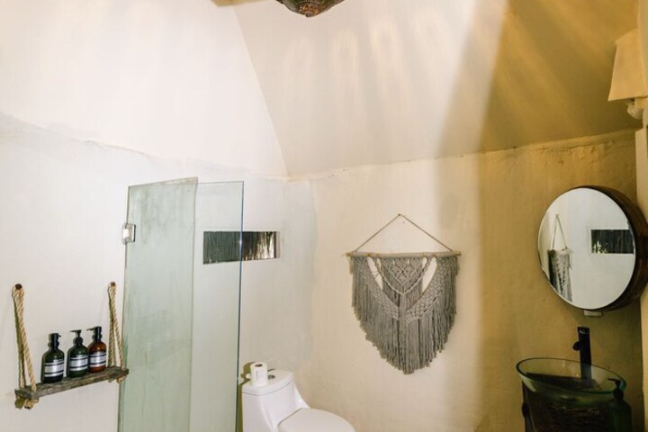 Room 27 of 53