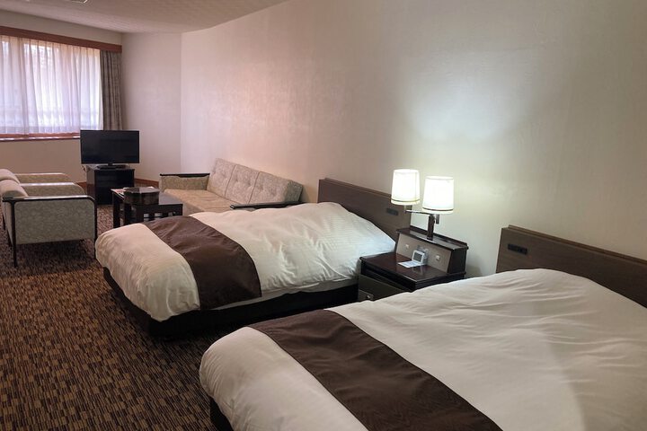 Room 15 of 50